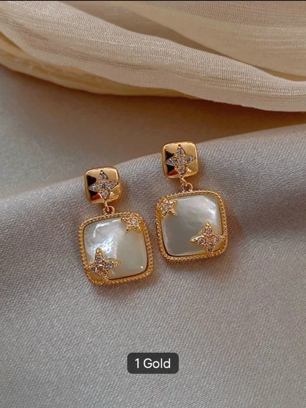 High-End Style Designer Fashion Earrings Gold Tone White Plum Blossom Drop Earri